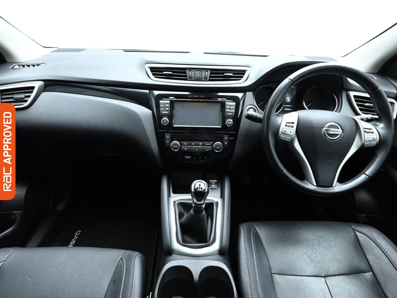 Used Nissan Qashqai 2017 for sale - 76421401: Photo 2