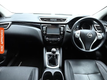 Used Nissan Qashqai 2017 for sale - 76421401: Photo