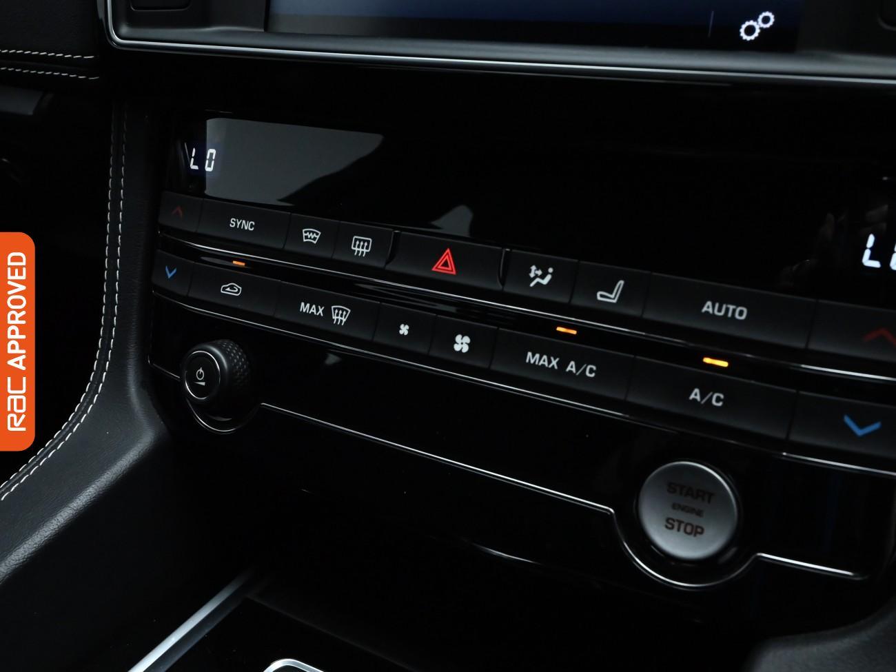 Used Jaguar F-Pace 2017 for sale - 77394120: Photo 15