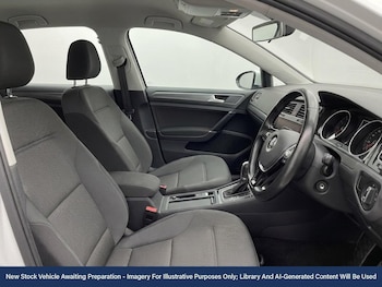 Used Volkswagen Golf 2019 for sale - 78627507: Photo