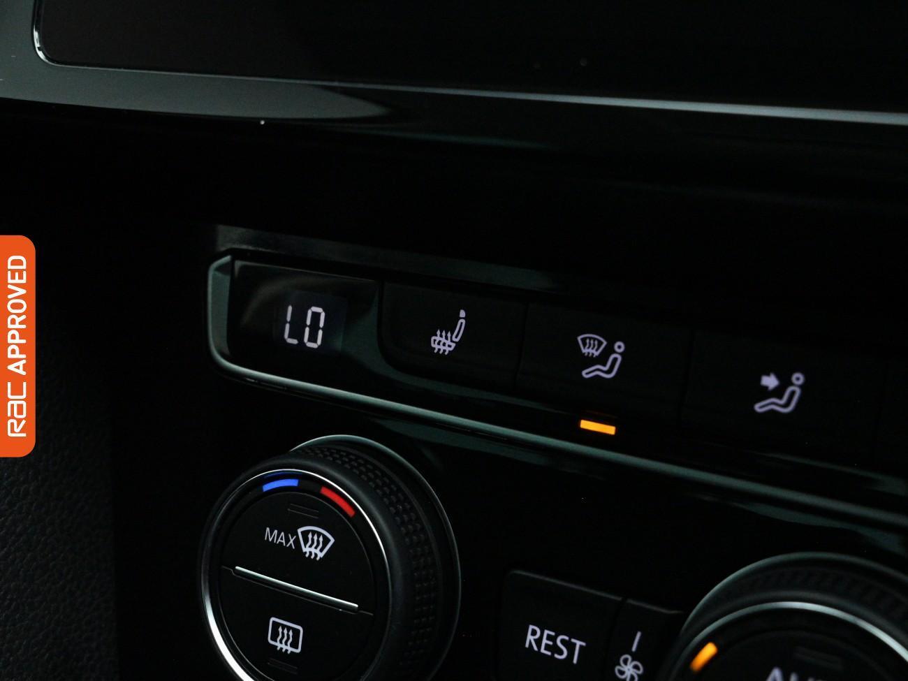 Used Volkswagen Passat 2018 for sale - 77629656: Photo 15