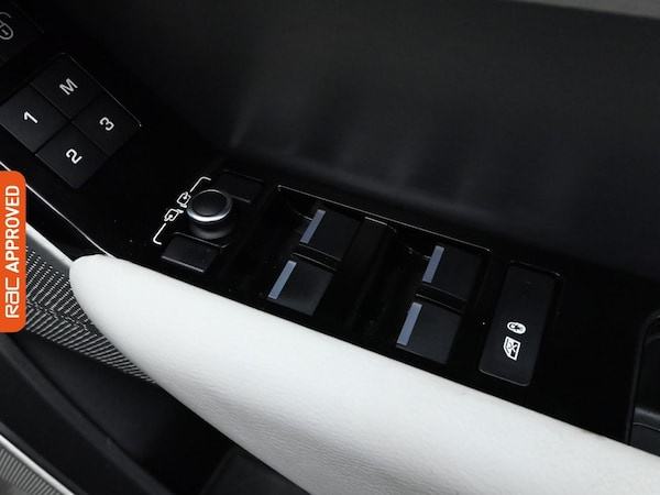 Used Land Rover Range Rover Velar 2019 for sale - 76264066: Photo 24