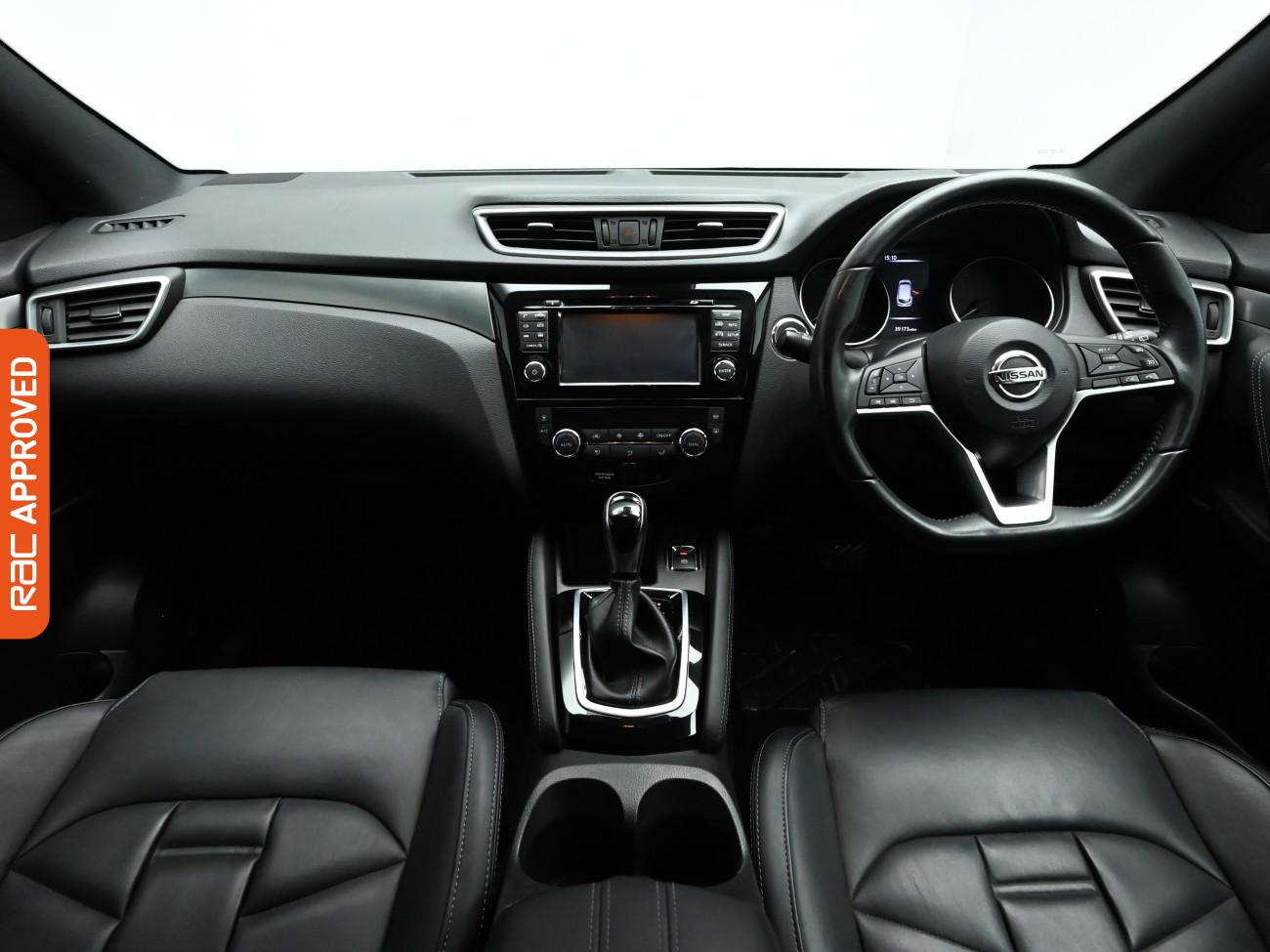 Used Nissan Qashqai 2017 for sale - 77324039: Photo 2