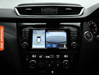 Used Nissan Qashqai 2017 for sale - 77324039: Photo