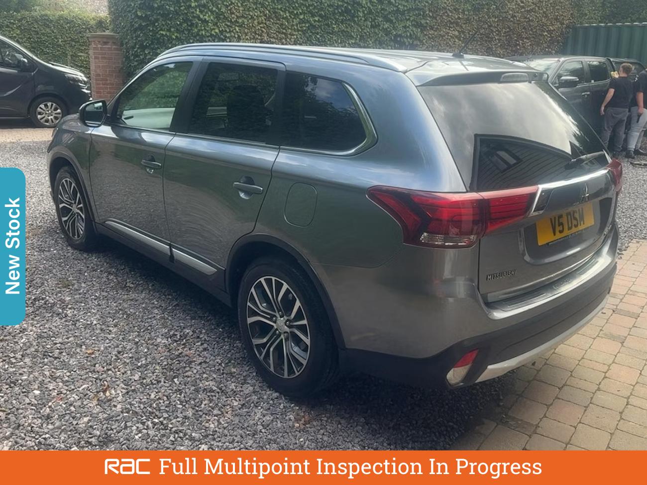 Used Mitsubishi Outlander 2016 for sale - 76119870: Photo 2