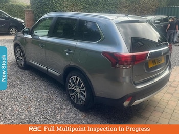 Used Mitsubishi Outlander 2016 for sale - 76119870: Photo 2