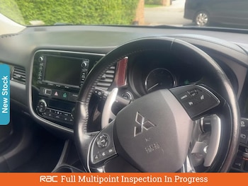 Used Mitsubishi Outlander 2016 for sale - 76119870: Photo 3