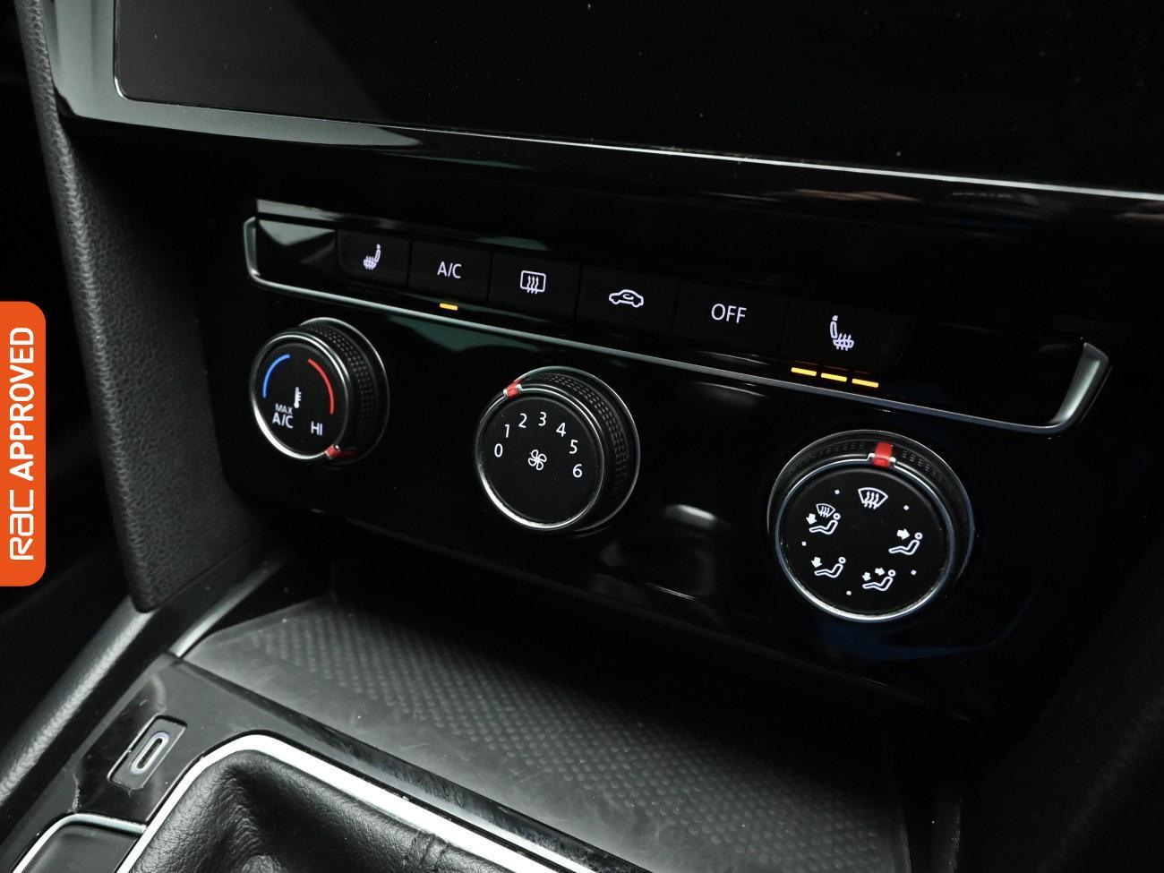 Used Volkswagen Passat 2020 for sale - 77138917: Photo 14