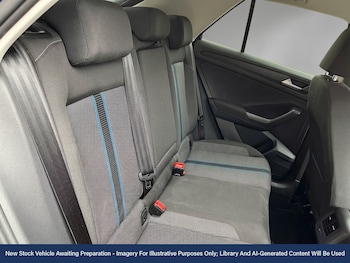 Used Volkswagen T-Roc 2018 for sale - 78121022: Photo