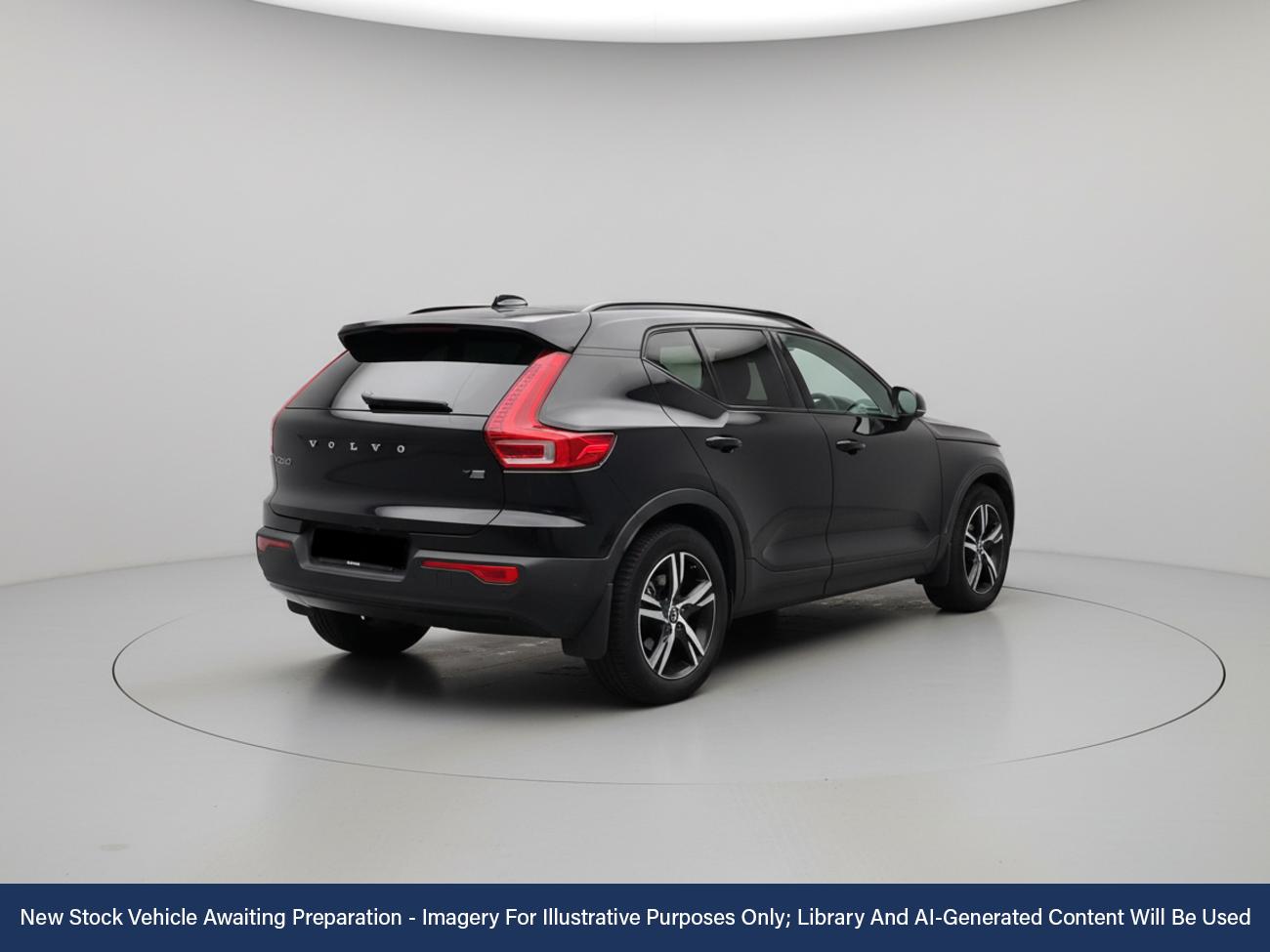 Used Volvo XC40 2021 for sale - 76576227: Photo 2