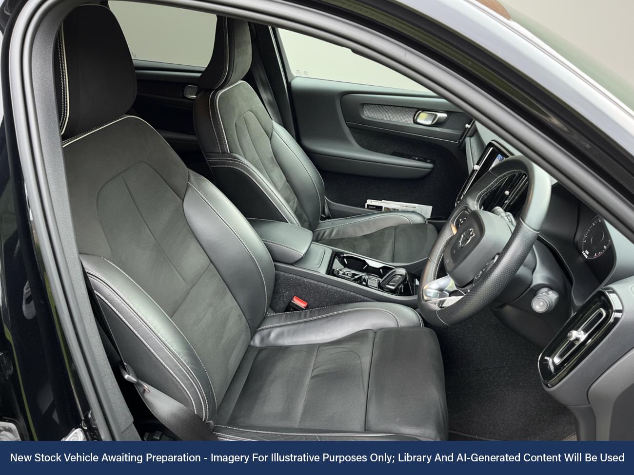 Used Volvo XC40 2021 for sale - 76576227: Photo 3