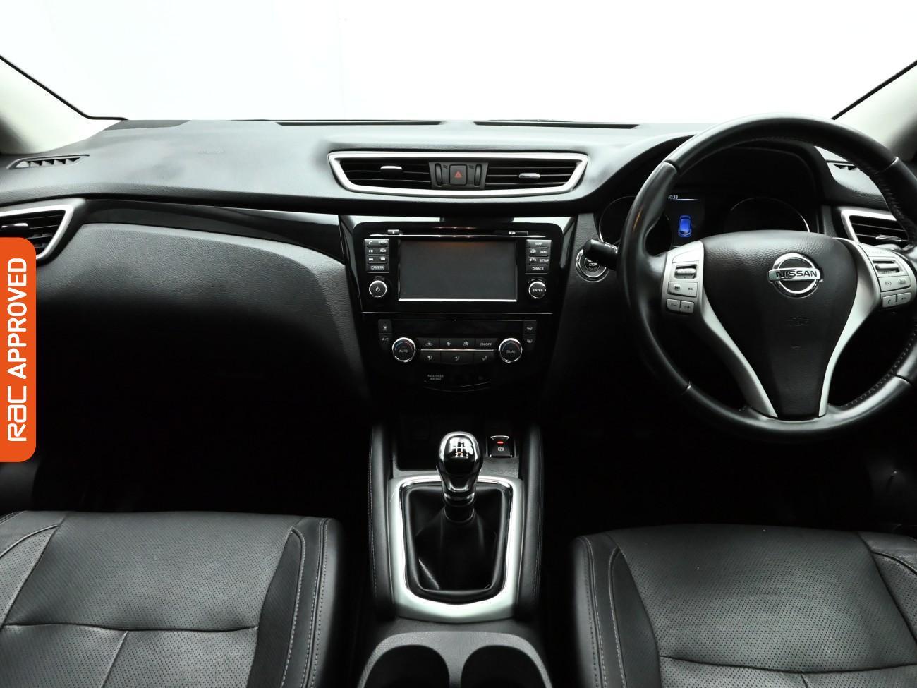 Used Nissan Qashqai 2015 for sale - 76844603: Photo 2