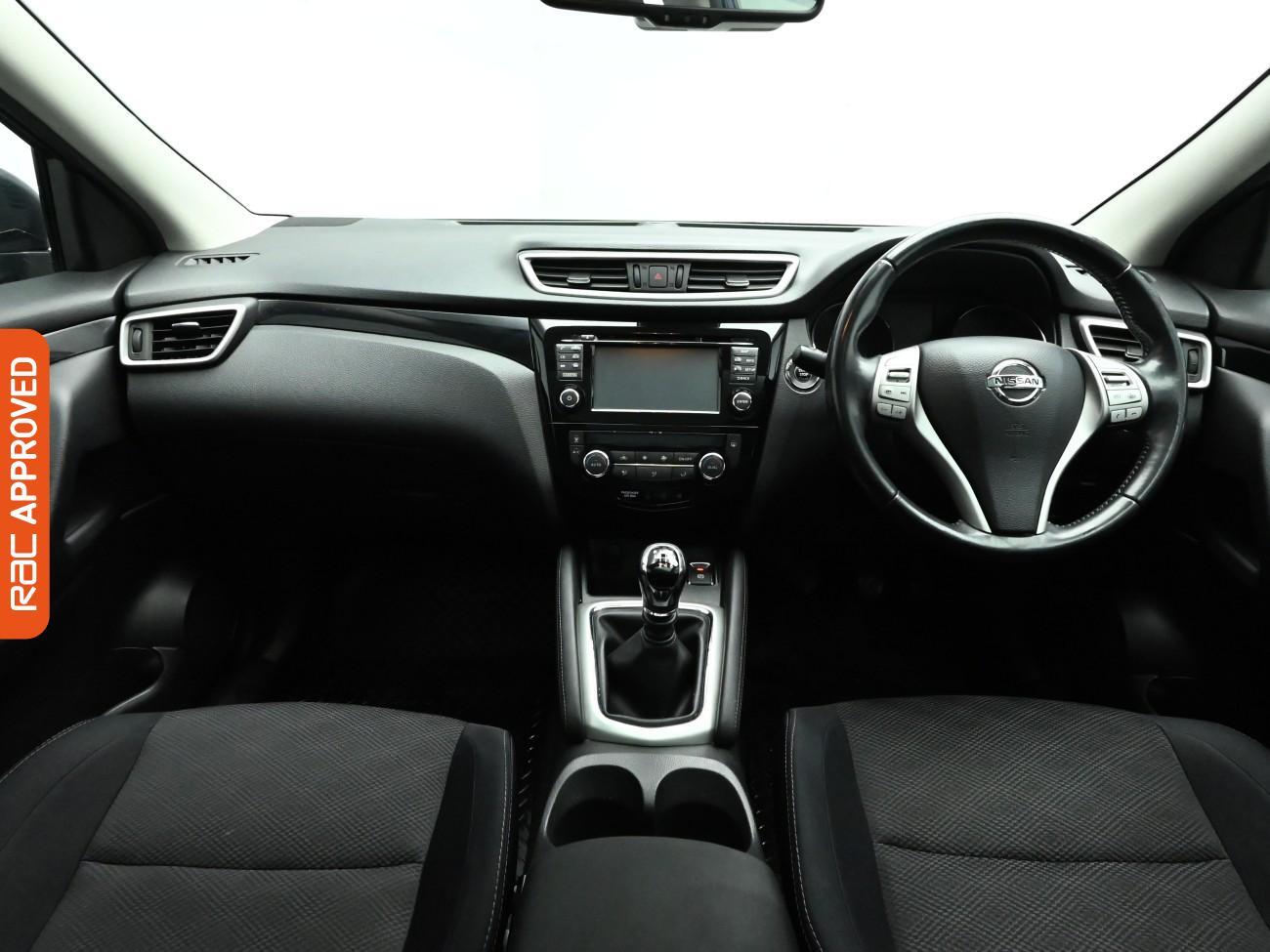 Used Nissan Qashqai 2014 for sale - 77158845: Photo 2