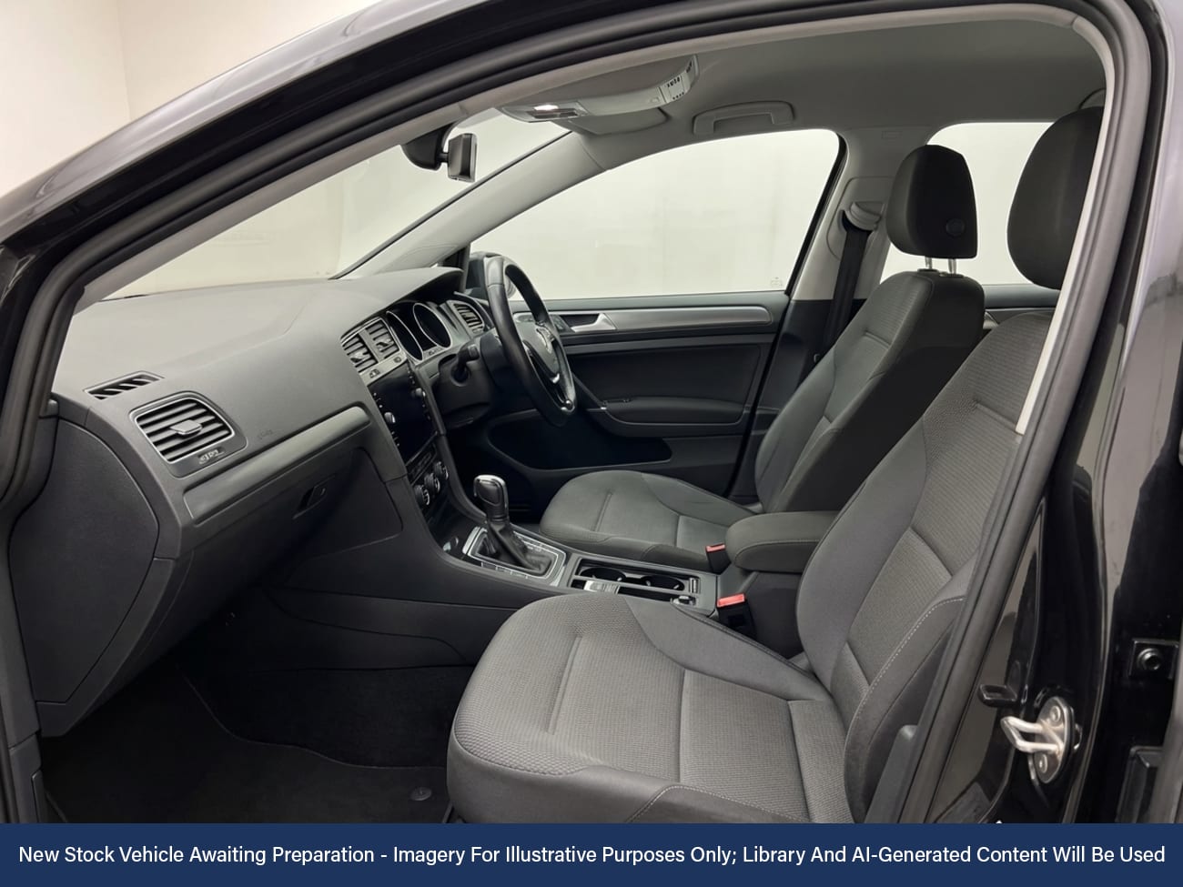 Used Volkswagen Golf 2017 for sale - 77791825: Photo 3