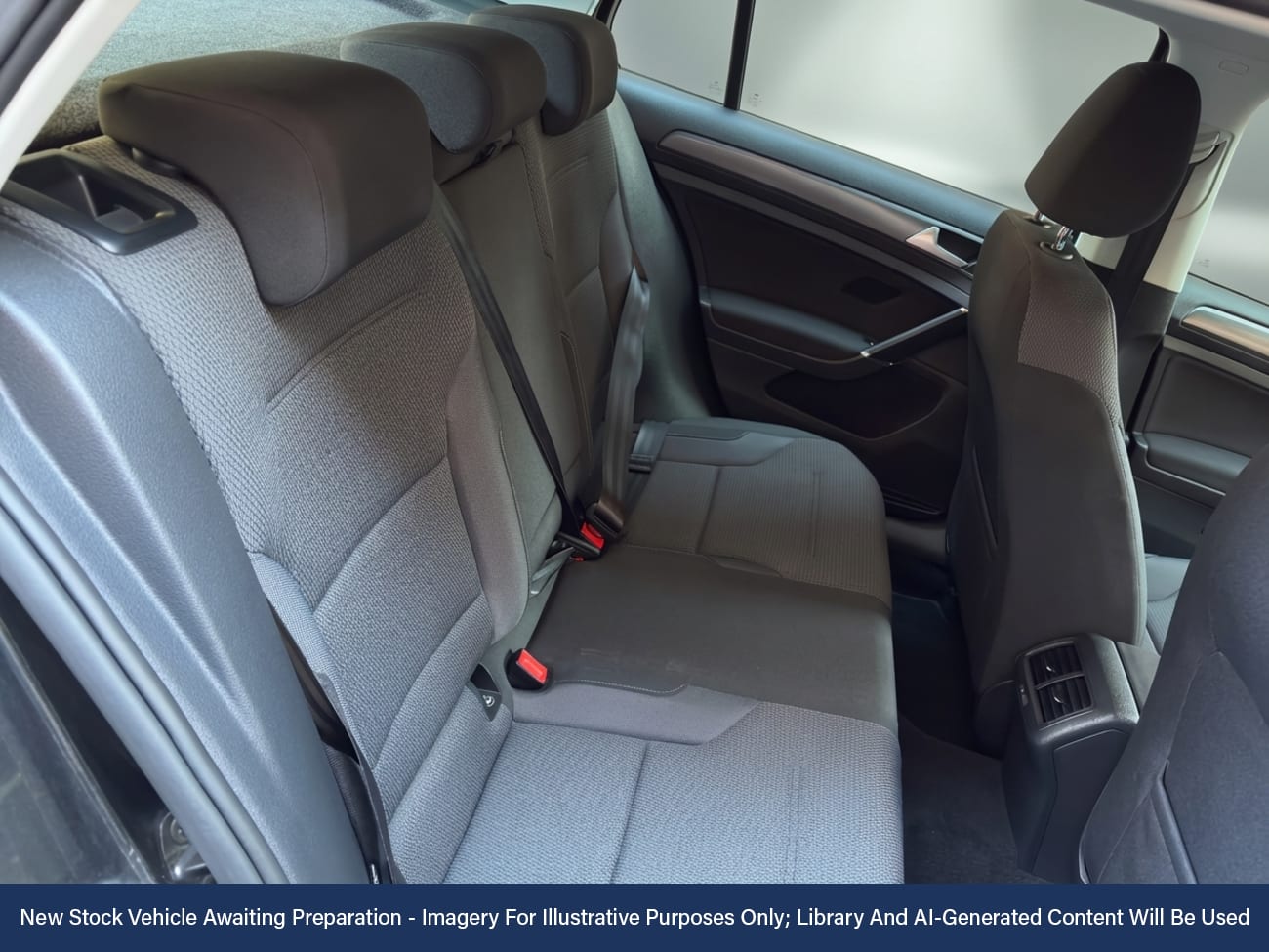 Used Volkswagen Golf 2017 for sale - 77791825: Photo 4