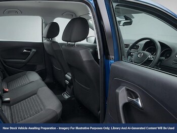 Used Volkswagen Polo 2015 for sale - 77557445: Photo