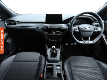 Used Ford Focus 2020 for sale - 76047444: Photo 2