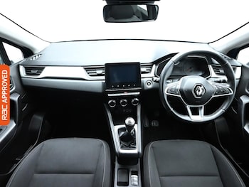 Used Renault Captur 2020 for sale - 76022601: Photo 2