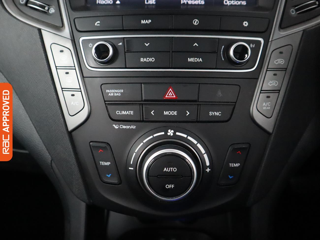 Used Hyundai Santa Fe 2016 for sale - 77451282: Photo 17