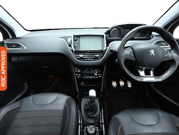 Used Peugeot 2008 2017 for sale - 76126118: Photo