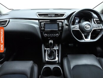 Used Nissan Qashqai 2018 for sale - 76047445: Photo 2