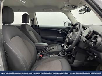 Used MINI Hatch 2017 for sale - 77914375: Photo