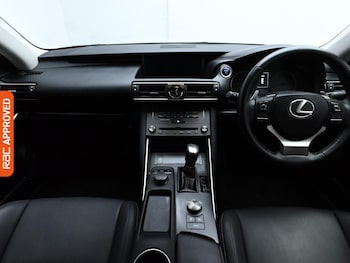 Used Lexus IS 2019 for sale - 76220248: Photo 2