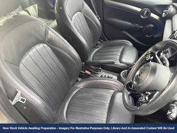 Used MINI Hatch 2020 for sale - 76892460: Photo