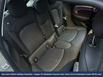 Used MINI Hatch 2020 for sale - 76892460: Photo