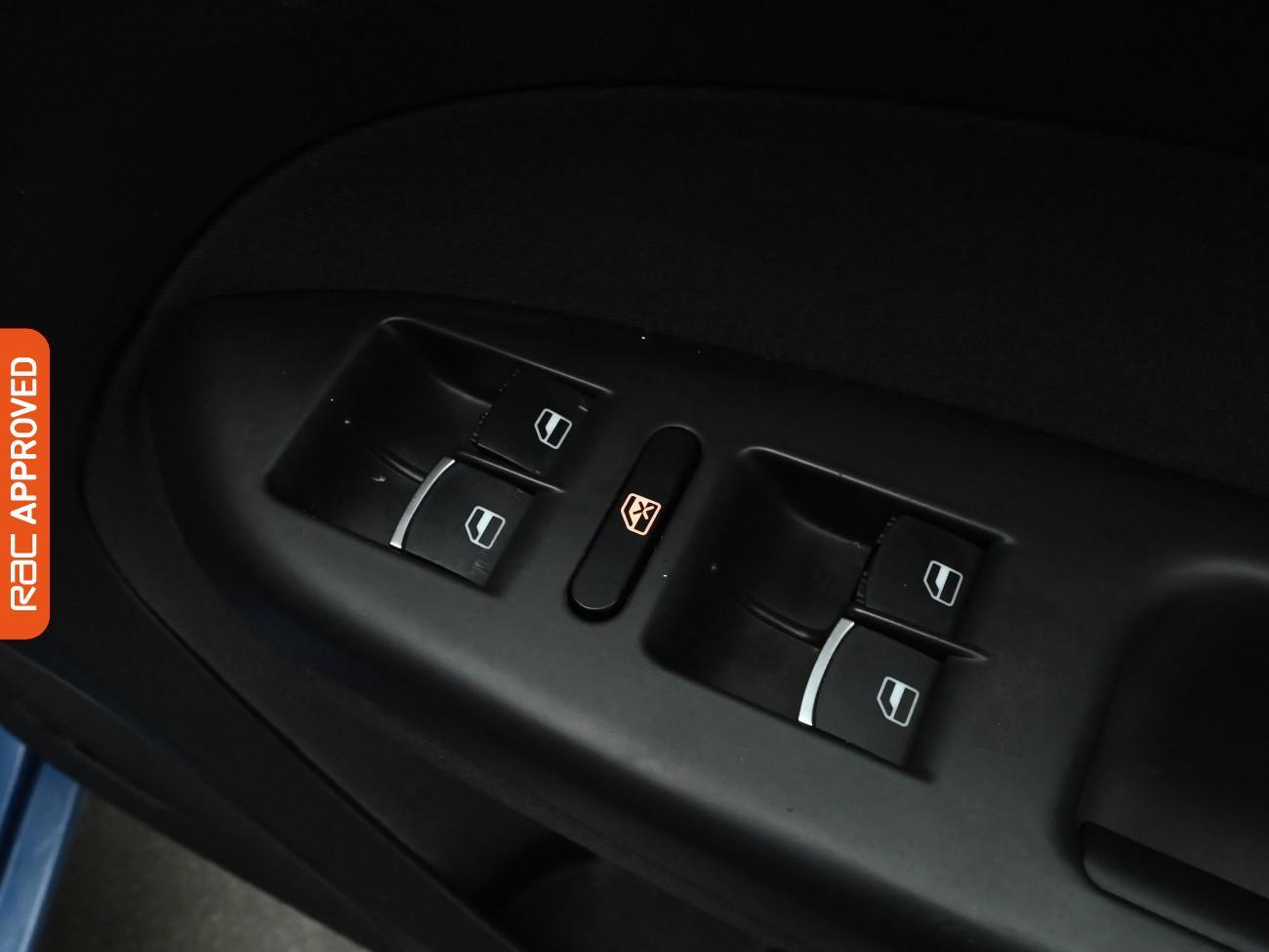 Used Volkswagen Touran 2013 for sale - 76610885: Photo 23