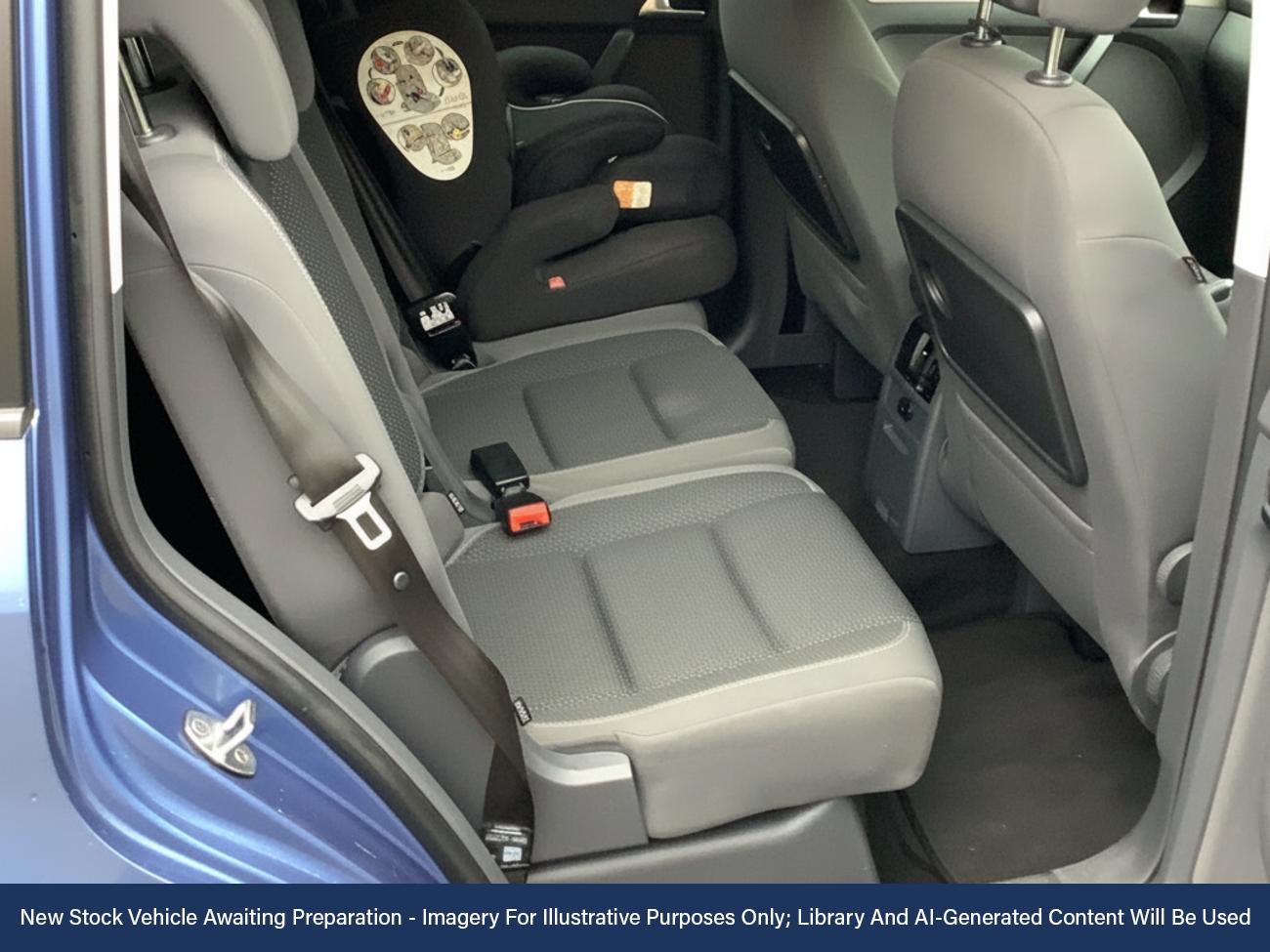 Used Volkswagen Touran 2013 for sale - 76610885: Photo 4