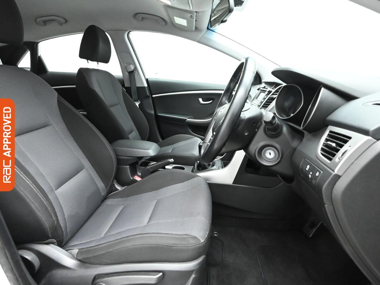 Used Hyundai i30 2017 for sale - 76767753: Photo 12