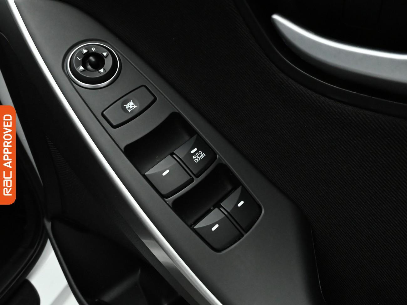 Used Hyundai i30 2017 for sale - 76767753: Photo 24