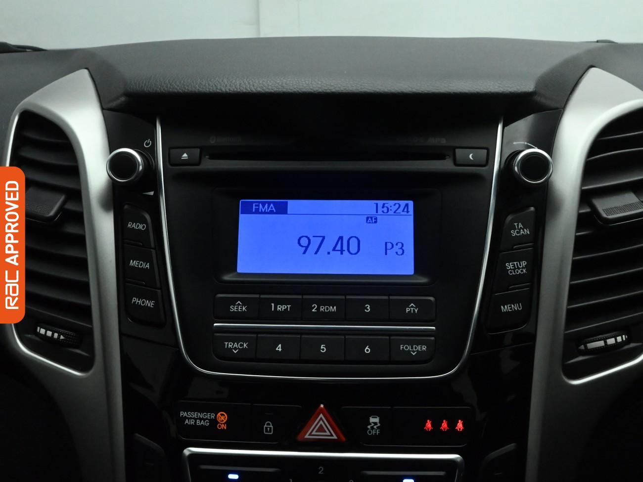 Used Hyundai i30 2017 for sale - 76767753: Photo 3