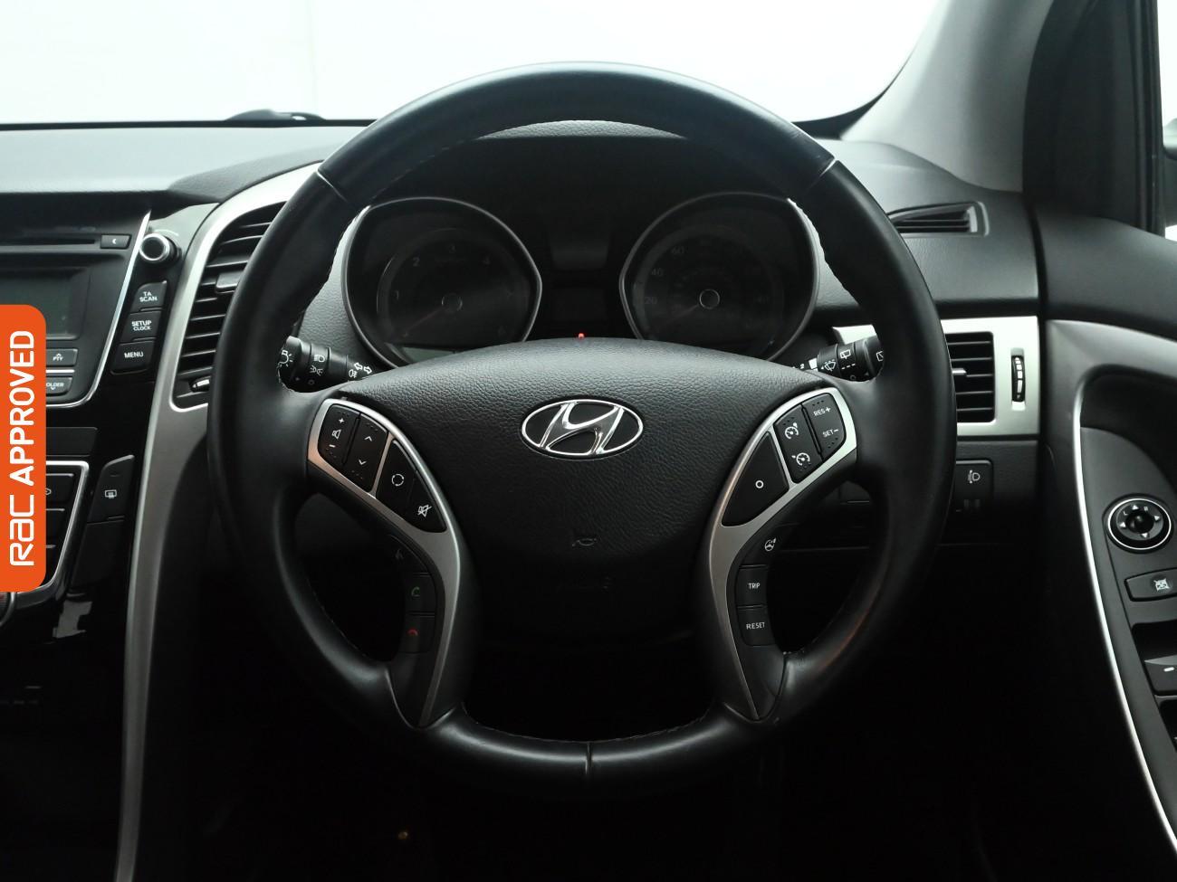 Used Hyundai i30 2017 for sale - 76767753: Photo 9