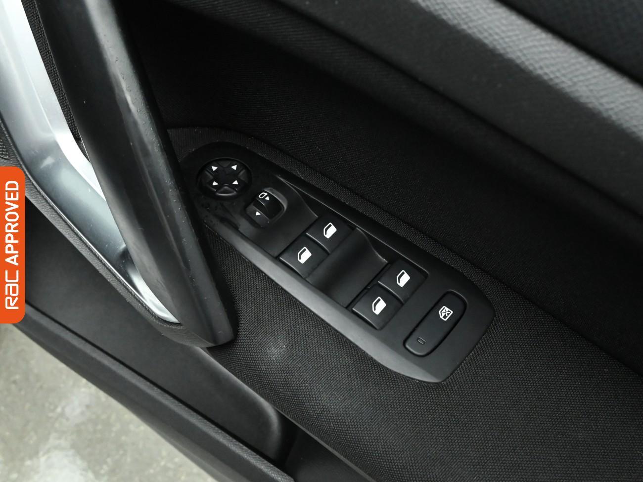 Used Peugeot 308 2016 for sale - 77135313: Photo 22