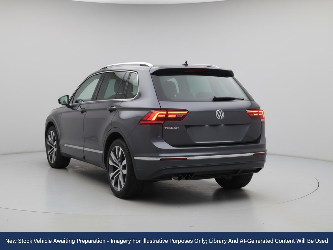 Used Volkswagen Tiguan 2018 for sale - 76746304: Photo 2