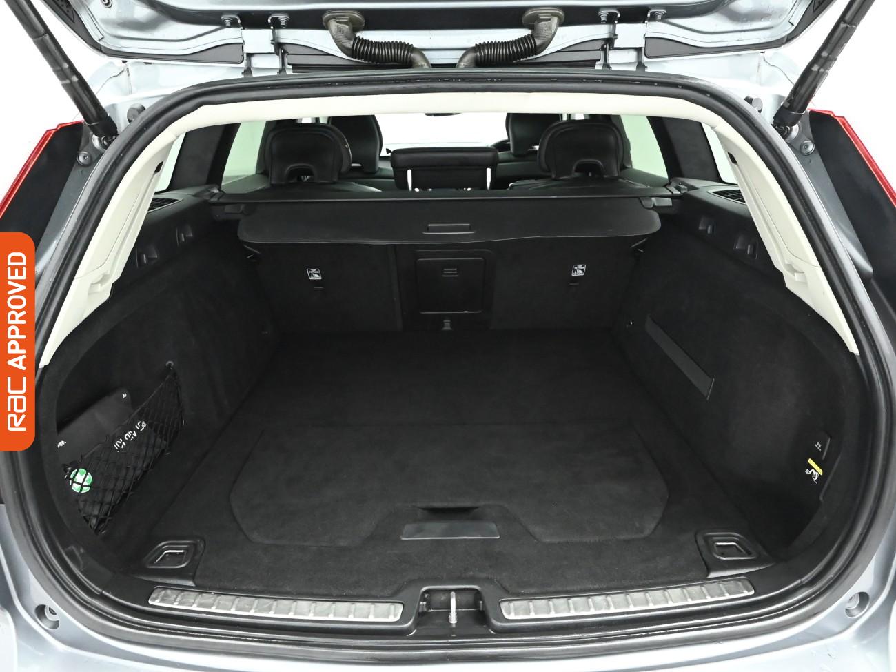 Used Volvo V60 2019 for sale - 76750726: Photo 28