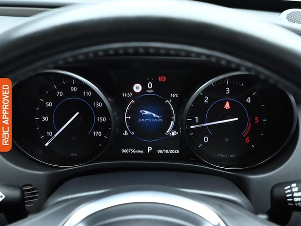 Used Jaguar XE 2017 for sale - 76311015: Photo 11