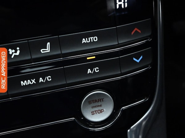 Used Jaguar XE 2017 for sale - 76311015: Photo 19