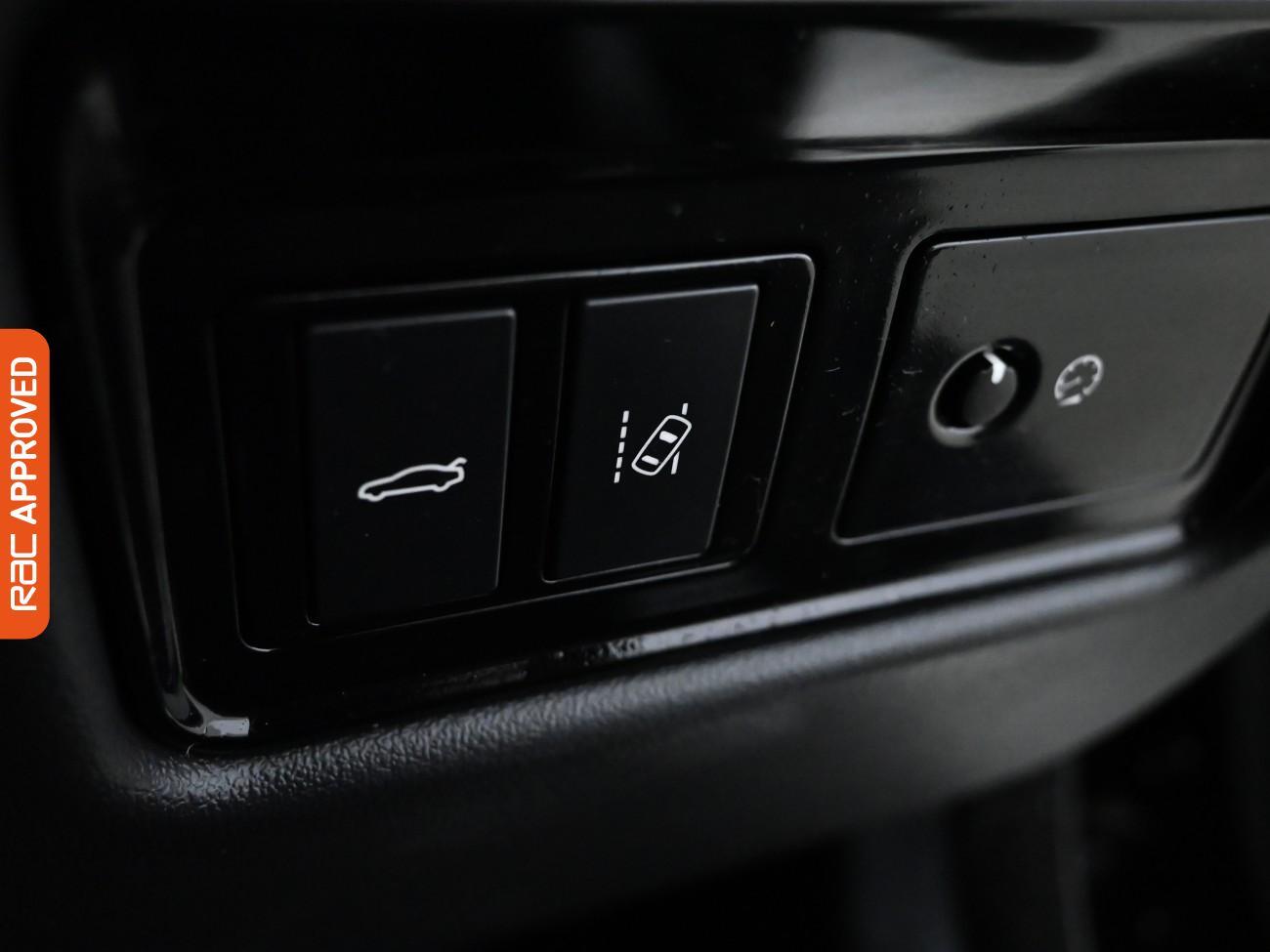 Used Jaguar XE 2017 for sale - 76311015: Photo 21