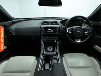 Used Jaguar XE 2017 for sale - 74587948: Photo