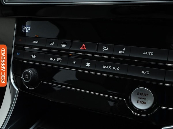 Used Jaguar XE 2016 for sale - 76088284: Photo 16