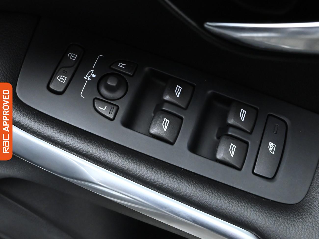 Used Volvo V40 2016 for sale - 76428877: Photo 23