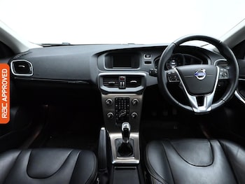 Used Volvo V40 2016 for sale - 76428877: Photo