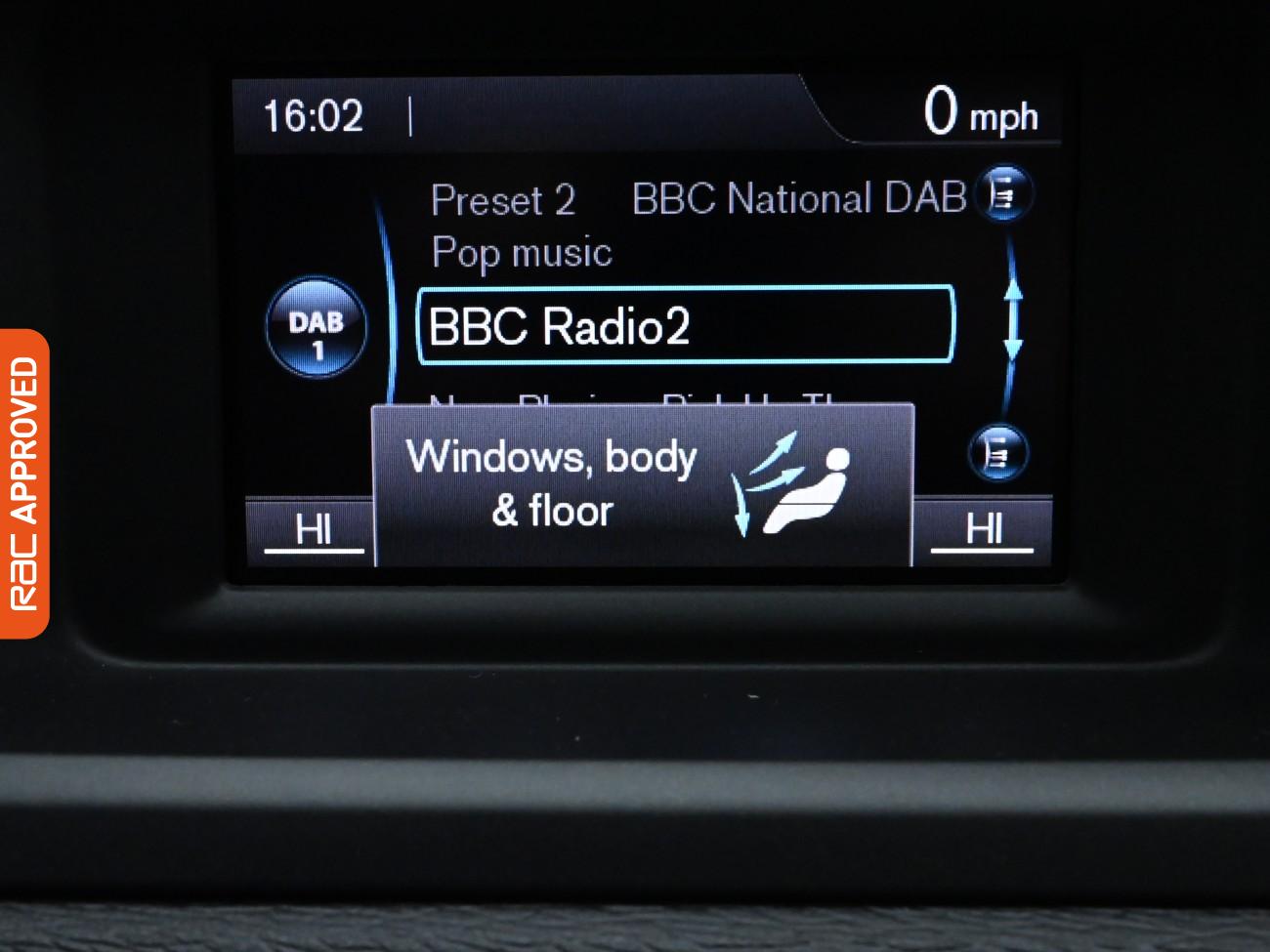 Used Volvo V40 2016 for sale - 76428877: Photo 3