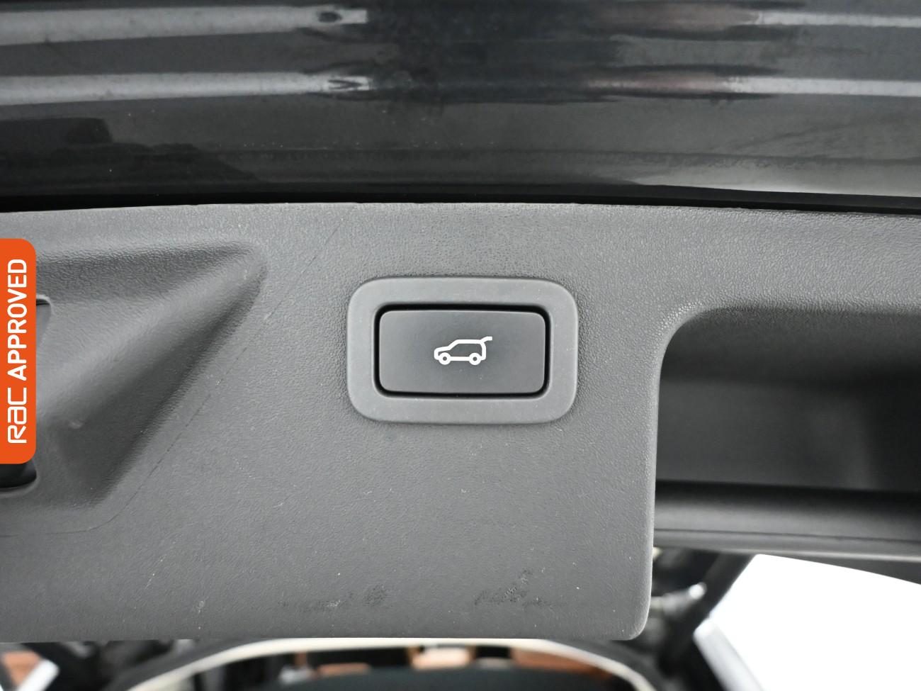 Used Land Rover Discovery Sport 2016 for sale - 77935564: Photo 25