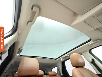 Used Land Rover Discovery Sport 2016 for sale - 77935564: Photo