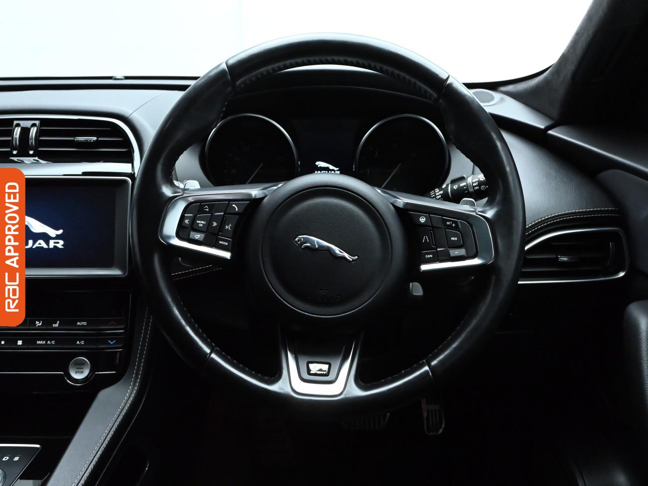 Used Jaguar F-Pace 2018 for sale - 77708642: Photo 9