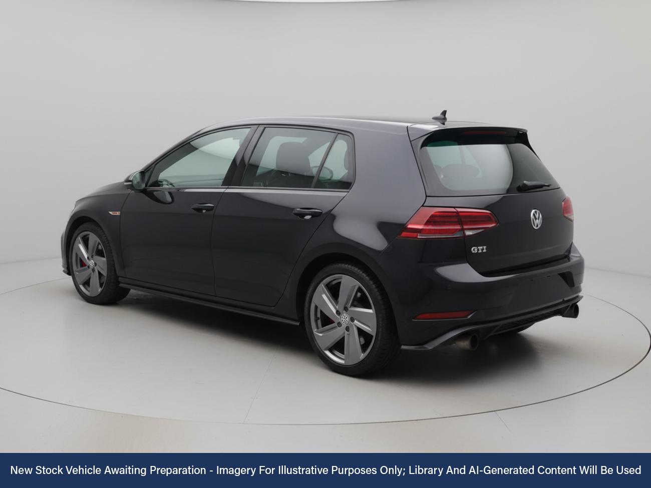 Used Volkswagen Golf 2018 for sale - 76650564: Photo 2